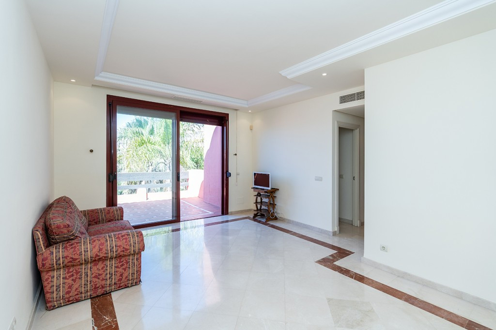 3 bedroom Penthouses for sale in Marbella – R5159731