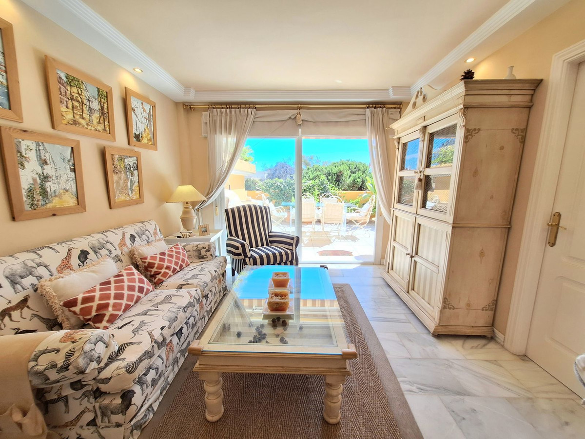 Apartamentos de 2 dormitorios en venta en Elviria – R5160229