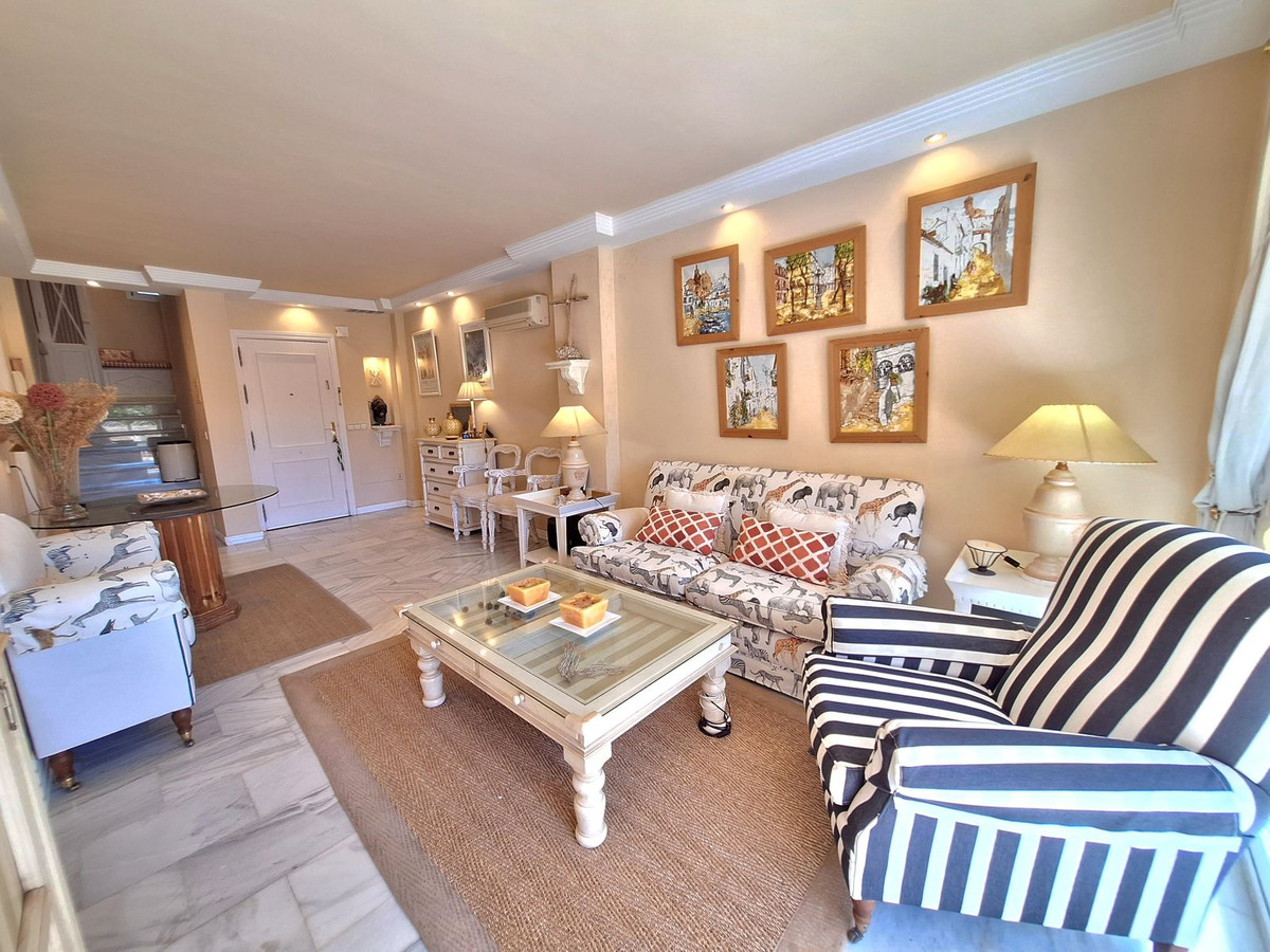 Apartamentos de 2 dormitorios en venta en Elviria – R5160229