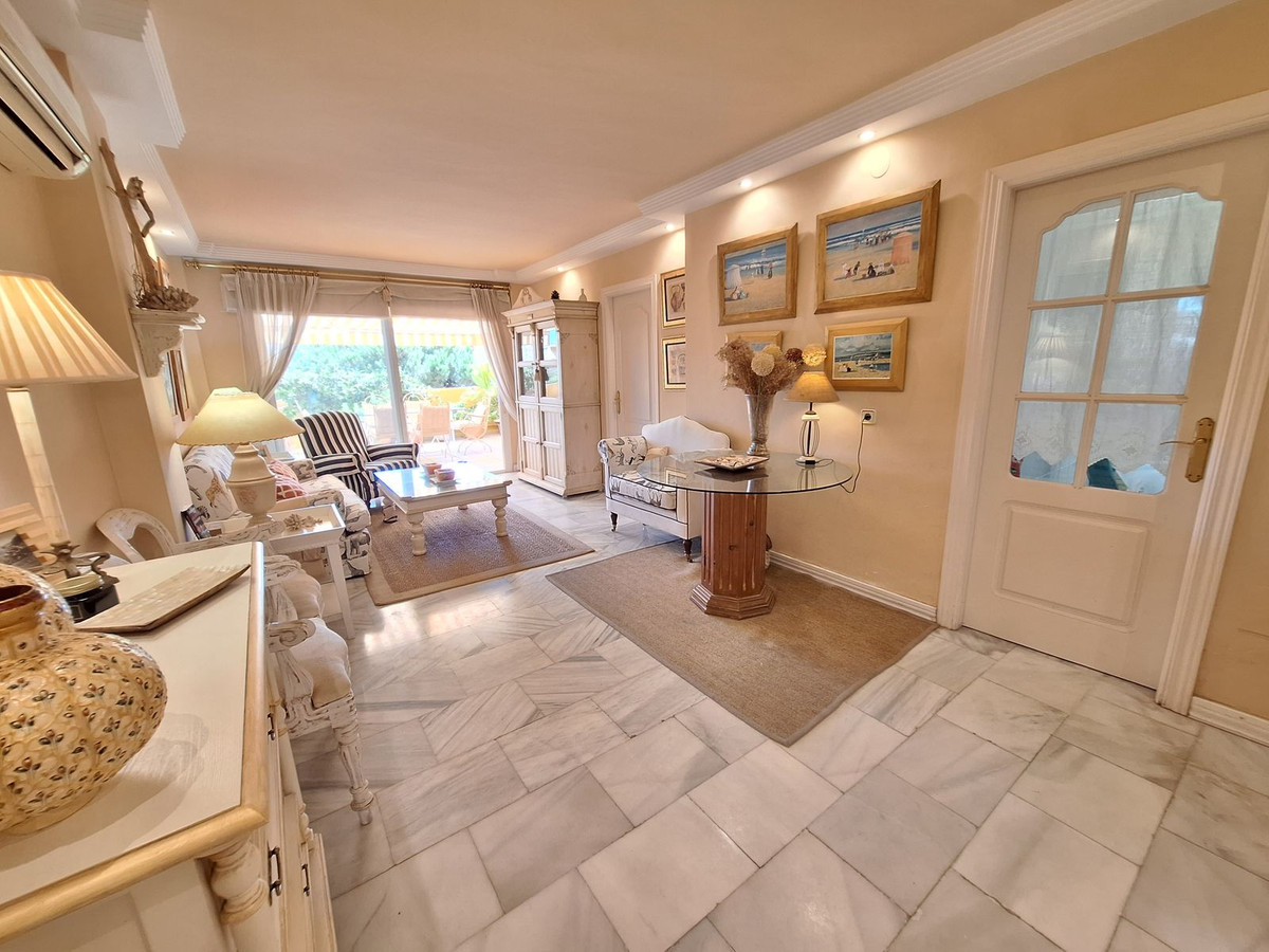 Apartamentos de 2 dormitorios en venta en Elviria – R5160229