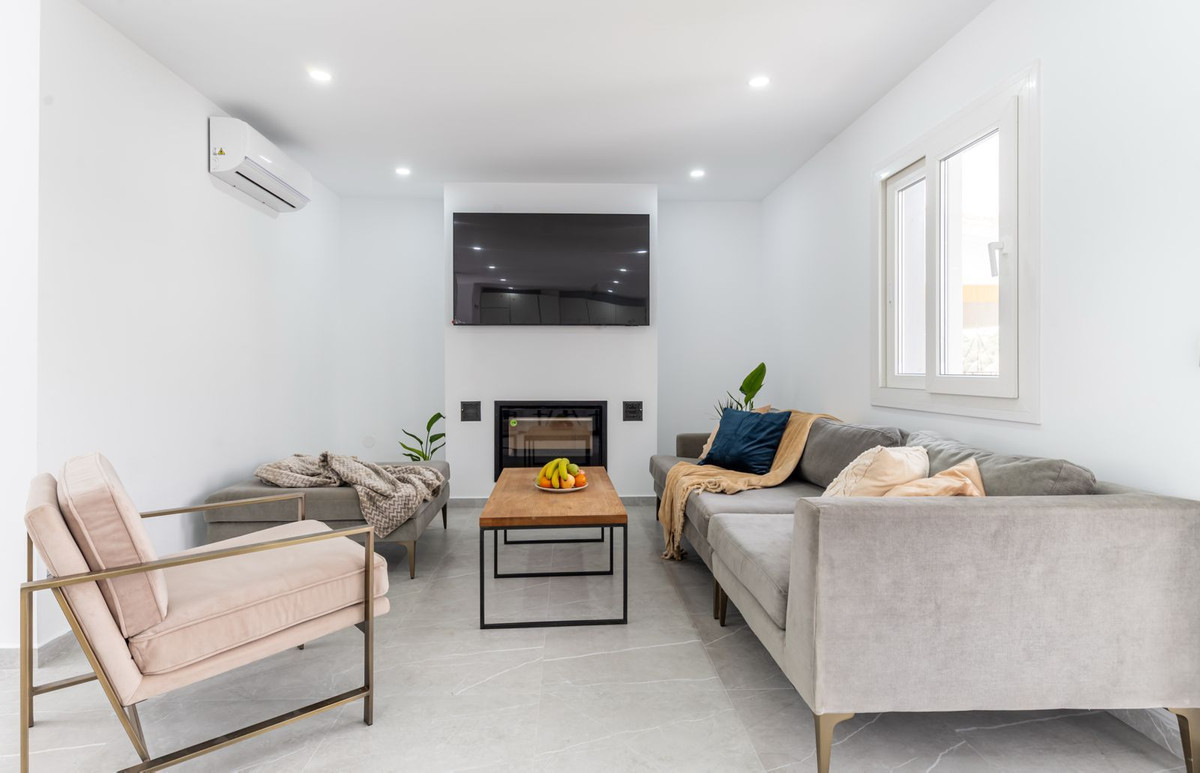 3 bedroom Townhouses for sale in Calahonda – R5160340
