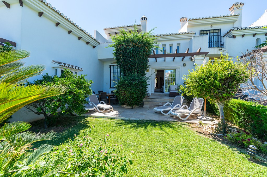 Adosados de 3 dormitorios en venta en Riviera del Sol – R5159734
