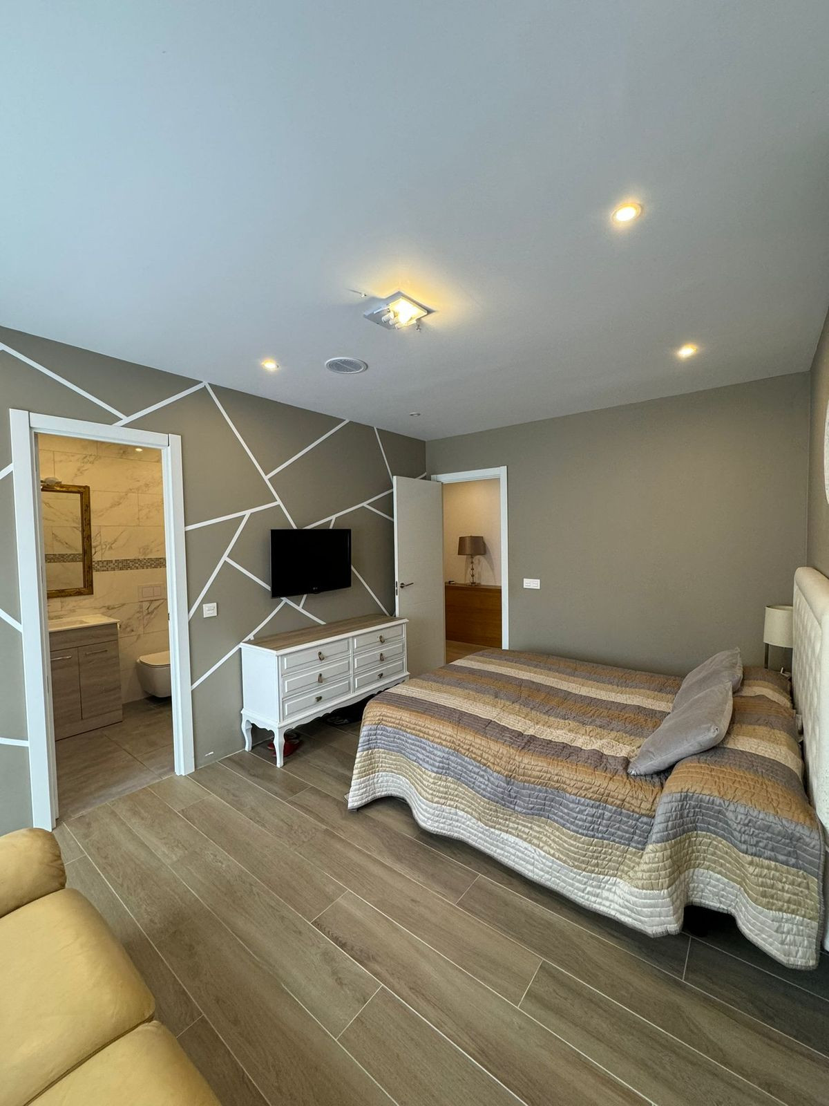 5 bedroom Villas for sale in Selwo – R5010481
