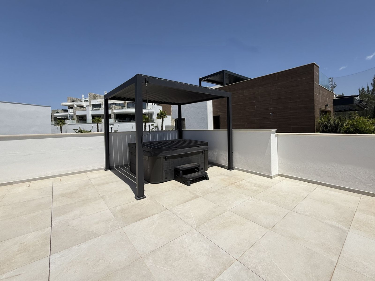 Aticos de 3 dormitorios en venta en Cabopino – R5118937
