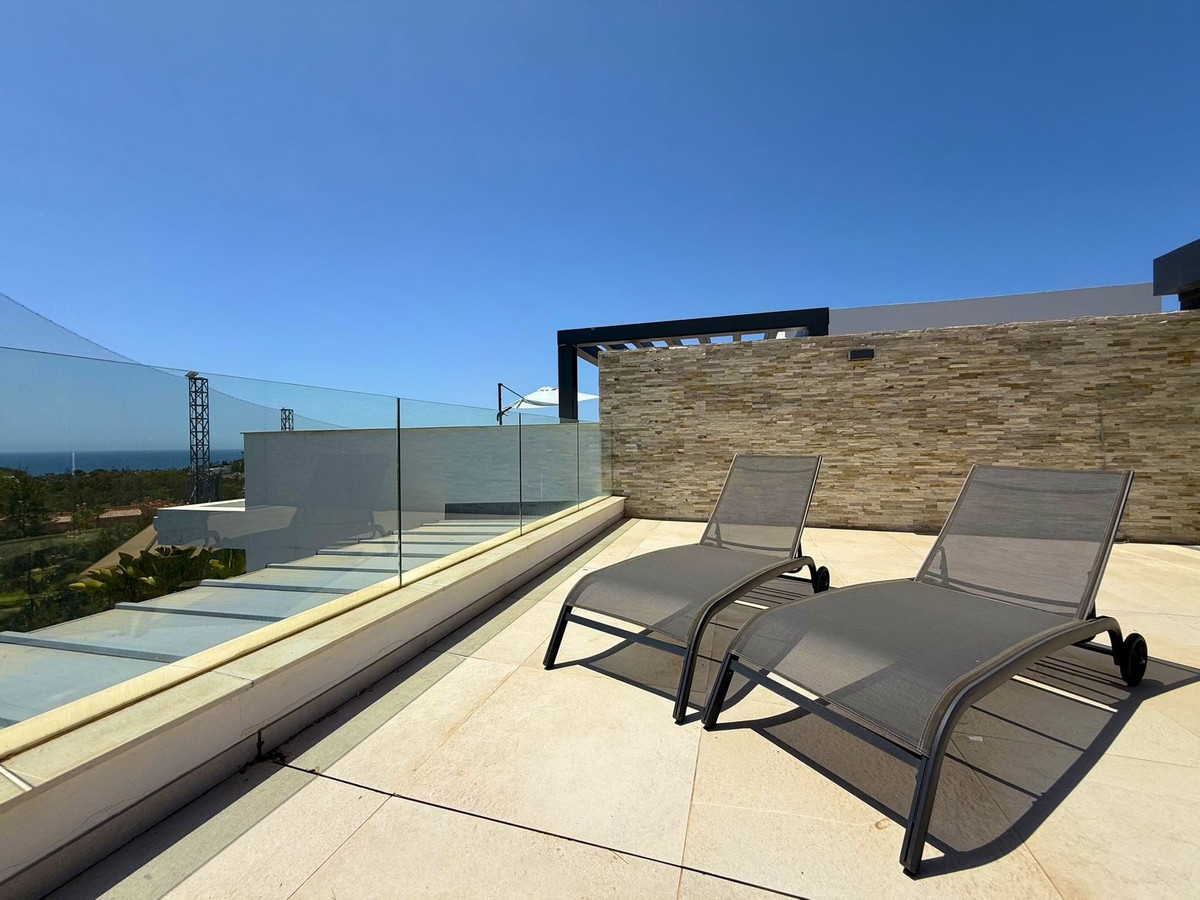 Aticos de 3 dormitorios en venta en Cabopino – R5118937