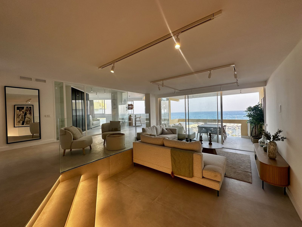 3 bedroom Apartments for sale in Marbella – R5139037