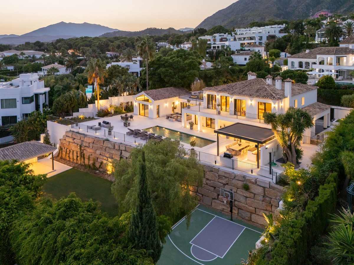 5 bedroom Villas for sale in Milla de Oro – R5159374