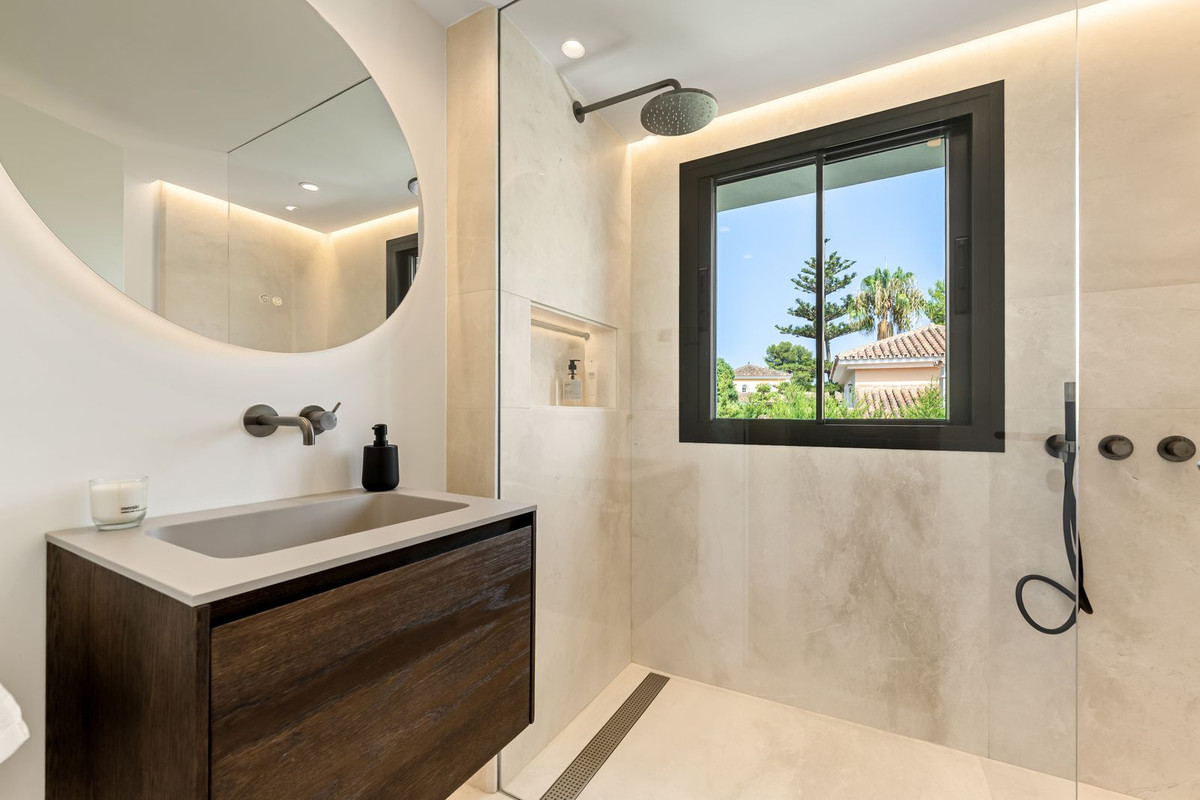 5 bedroom Villas for sale in Milla de Oro – R5159374