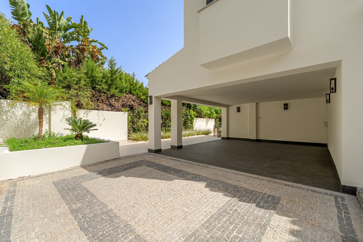 5 bedroom Villas for sale in Milla de Oro – R5159374