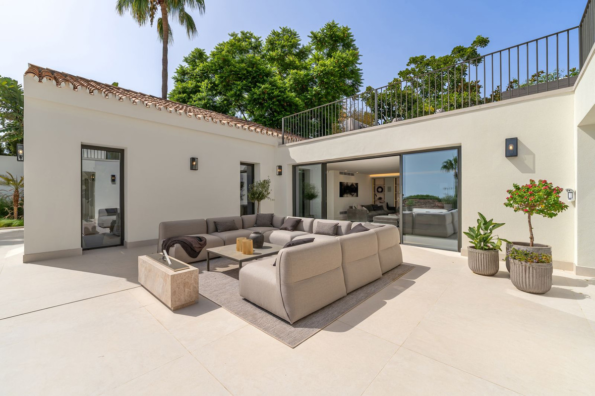 5 bedroom Villas for sale in Milla de Oro – R5159374