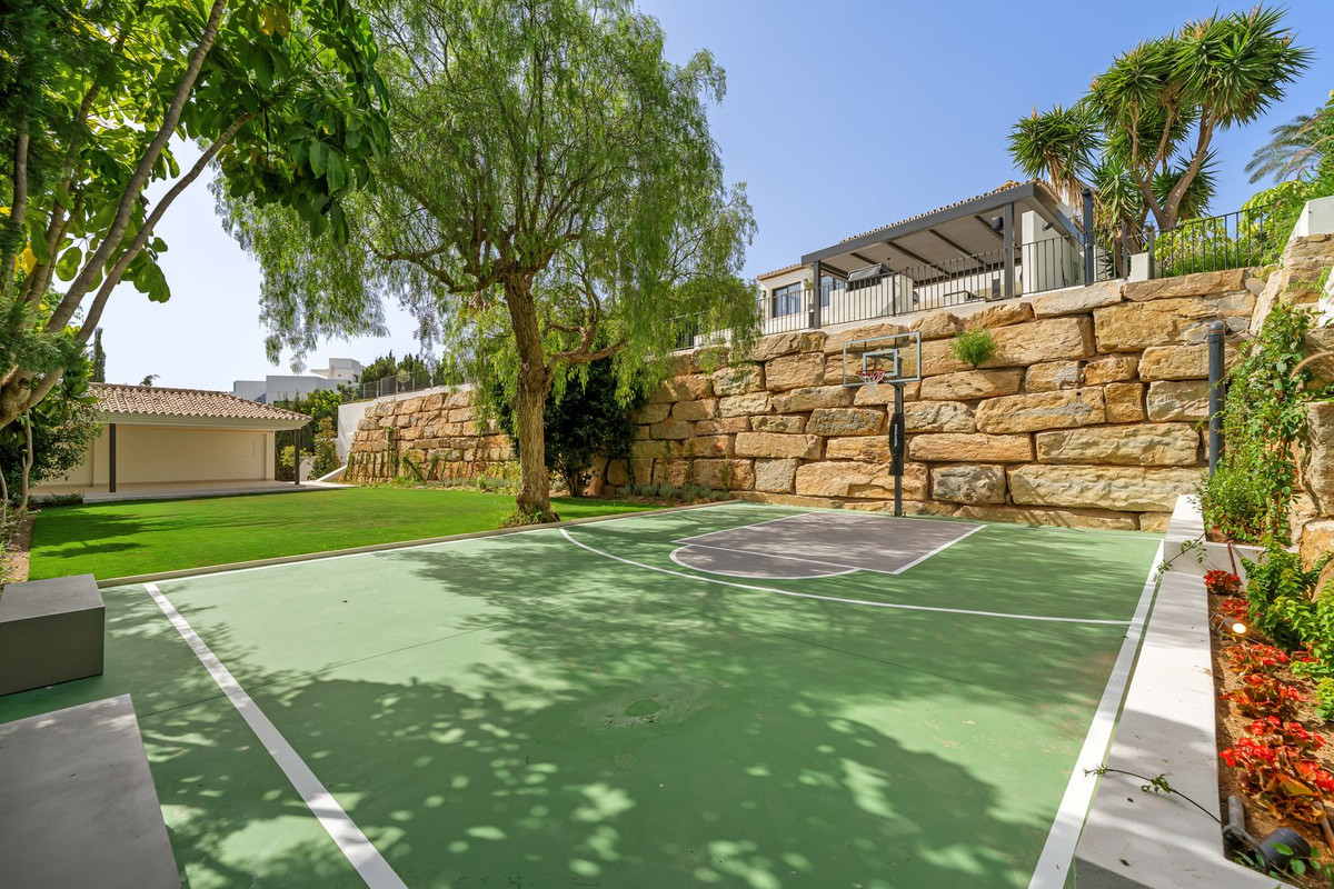 5 bedroom Villas for sale in Milla de Oro – R5159374