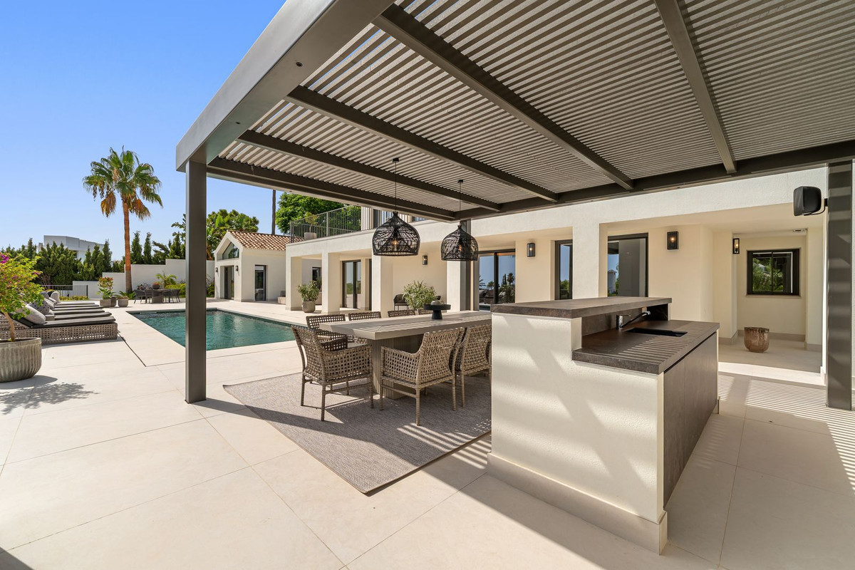 5 bedroom Villas for sale in Milla de Oro – R5159374