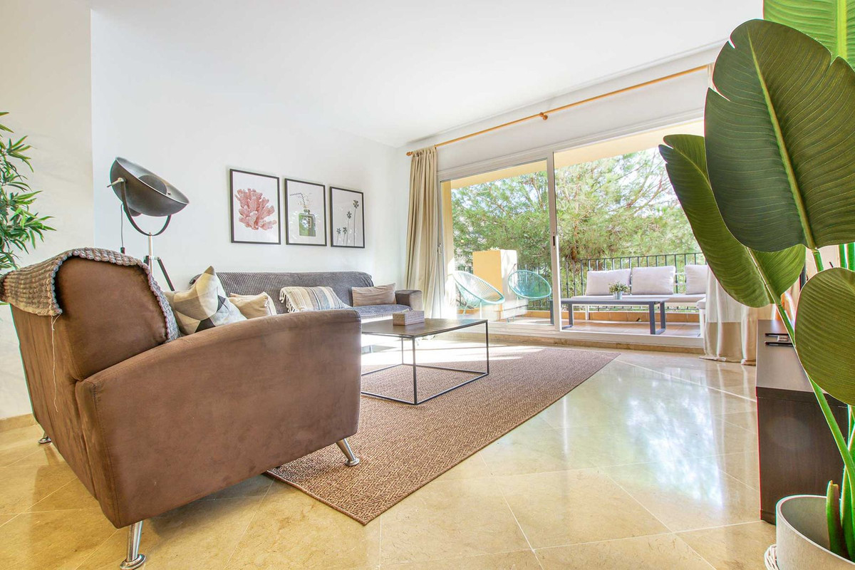 Apartamentos de 2 dormitorios en venta en Calahonda – R5187685