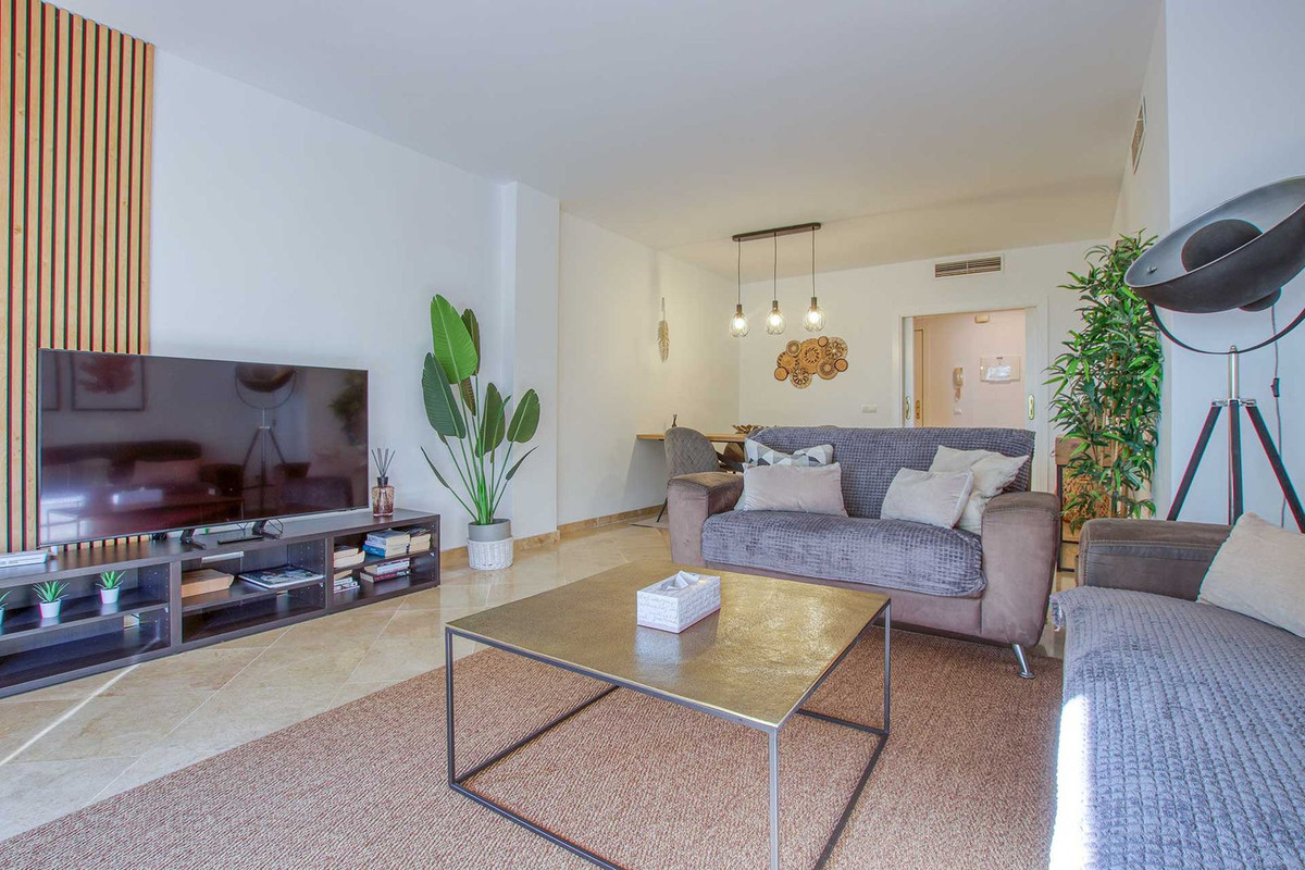 Apartamentos de 2 dormitorios en venta en Calahonda – R5187685