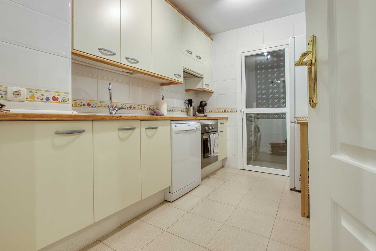 Apartamentos de 2 dormitorios en venta en Calahonda – R5187685