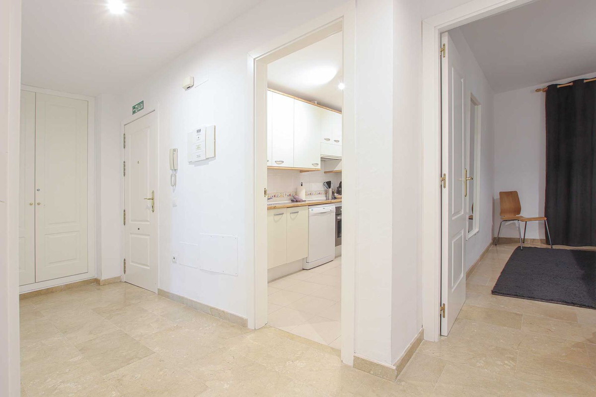 Apartamentos de 2 dormitorios en venta en Calahonda – R5187685