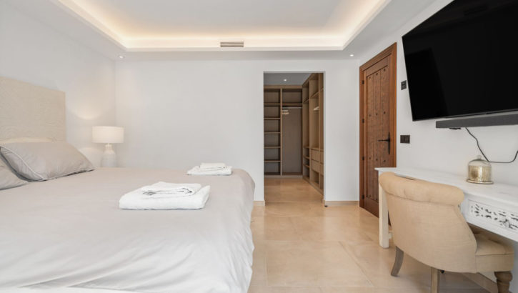 Villas de 4 dormitorios en venta en Marbesa – R5161045 en 
