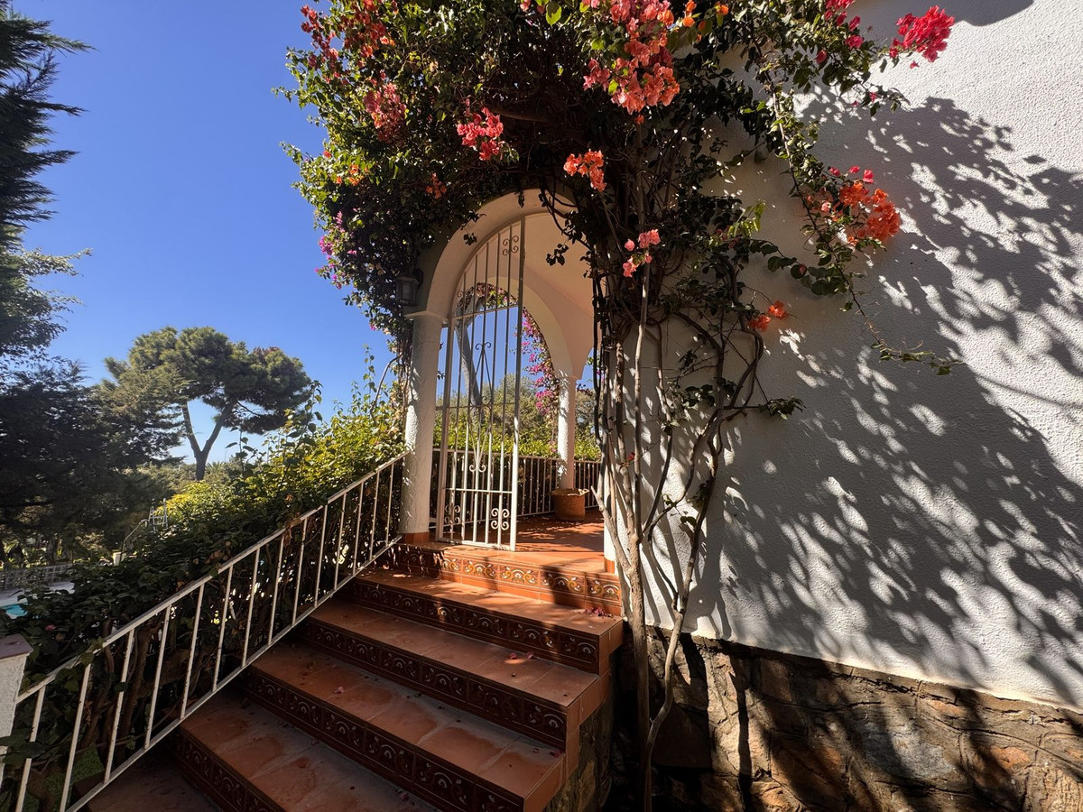3 bedroom Villas for sale in Marbesa – R5183278