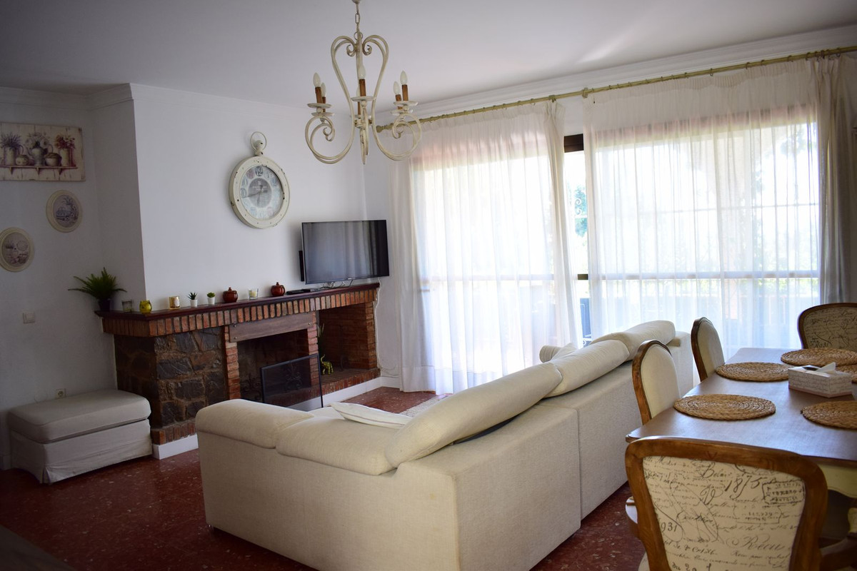 3 bedroom Villas for sale in Marbesa – R5183278
