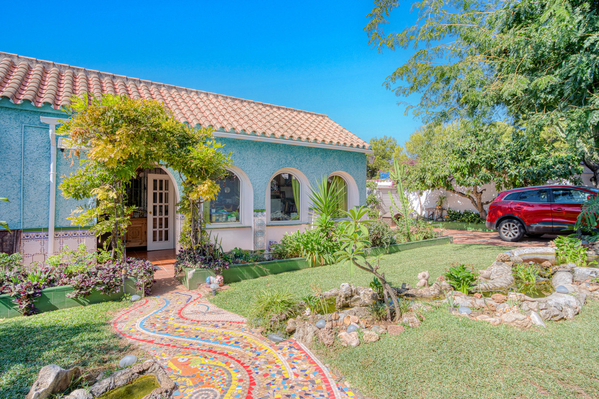 5 bedroom Villas for sale in Marbella – R5177767