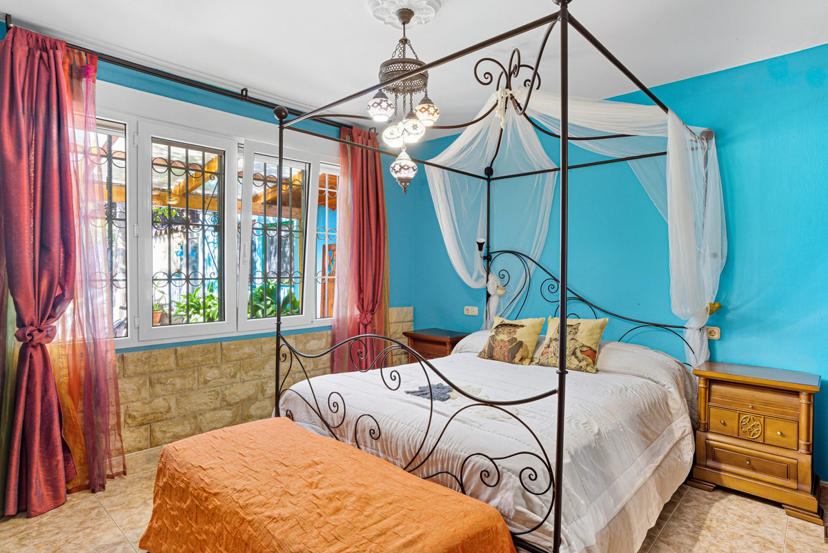 5 bedroom Villas for sale in Marbella – R5177767