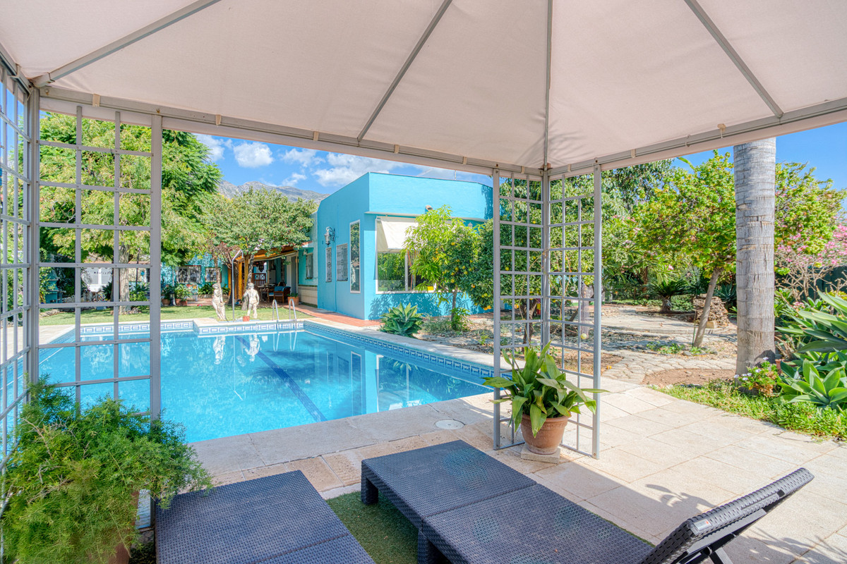 5 bedroom Villas for sale in Marbella – R5177767