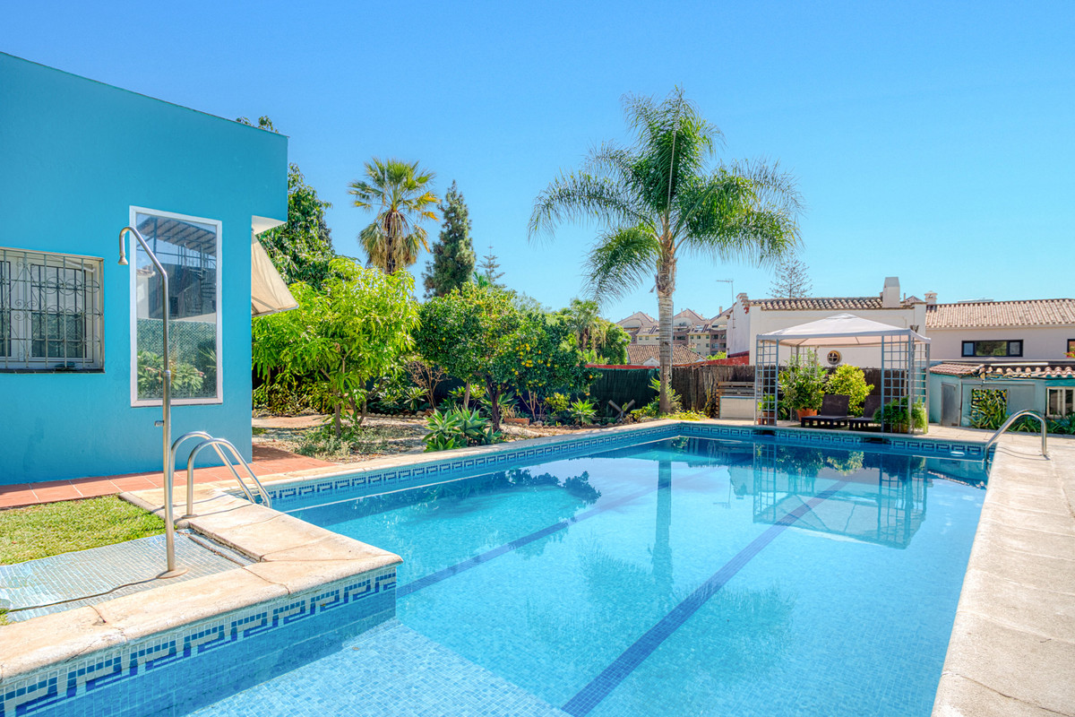 5 bedroom Villas for sale in Marbella – R5177767