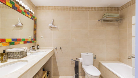 Apartamentos de 2 dormitorios en venta en La Cala de Mijas – R5186815