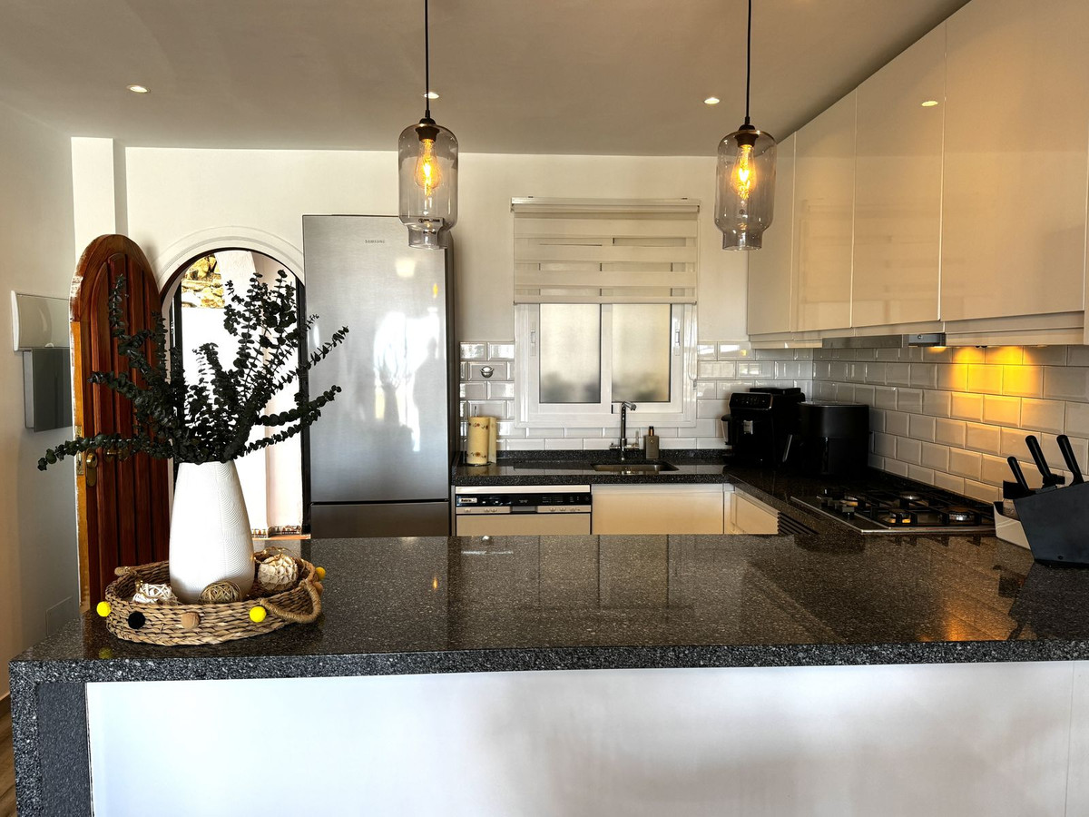 2 bedroom Apartments for sale in Riviera del Sol – R5183869