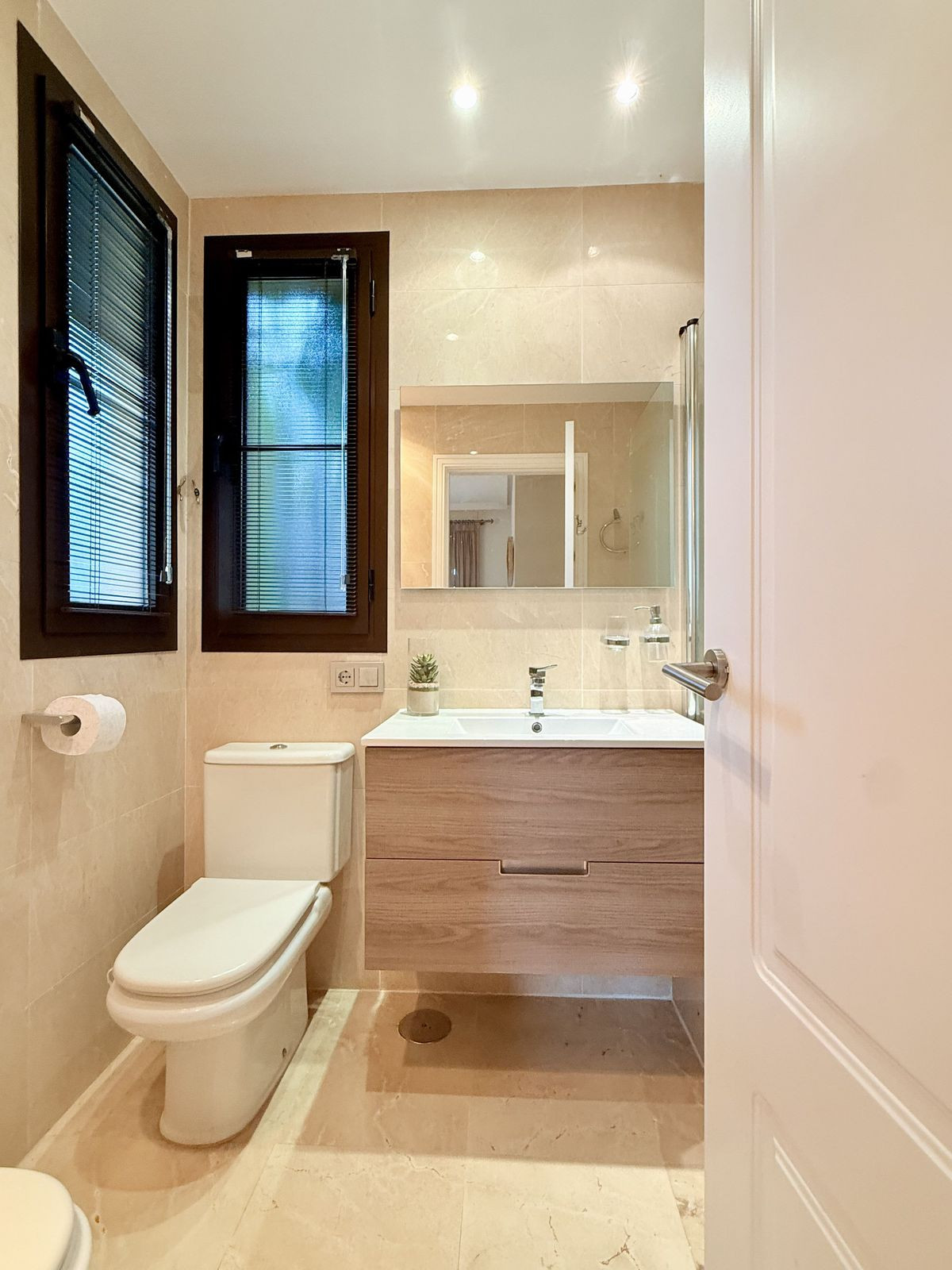 2 bedroom Apartments for sale in Los Arqueros – R5191708