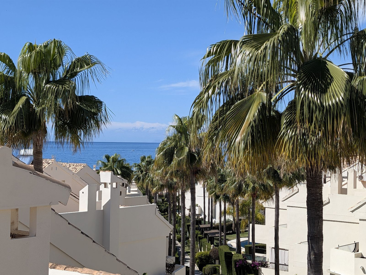 Adosados de 3 dormitorios en venta en Las Chapas – R4134301