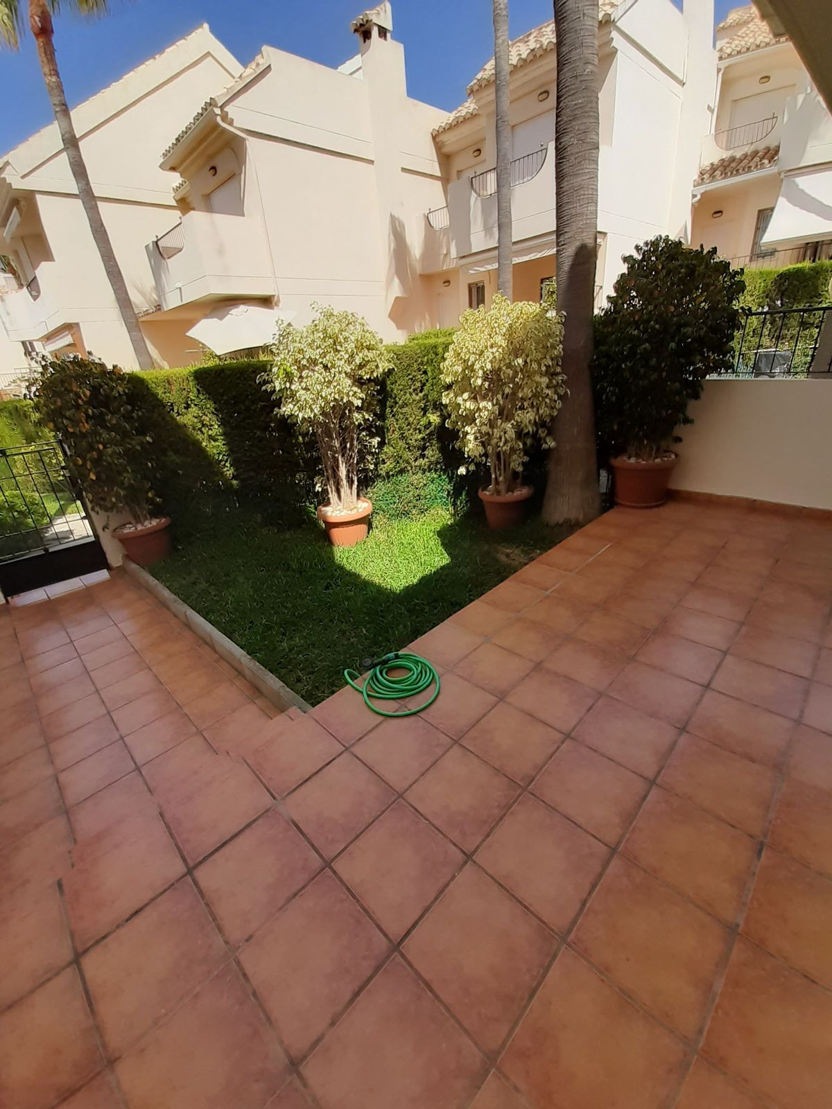 Adosados de 3 dormitorios en venta en Las Chapas – R4134301