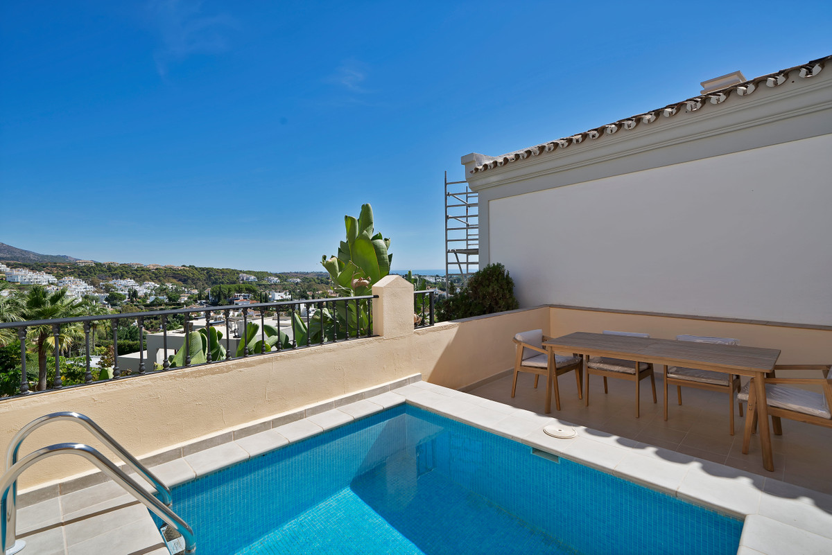 Adosados de 5 dormitorios en venta en Marbella – R5189632
