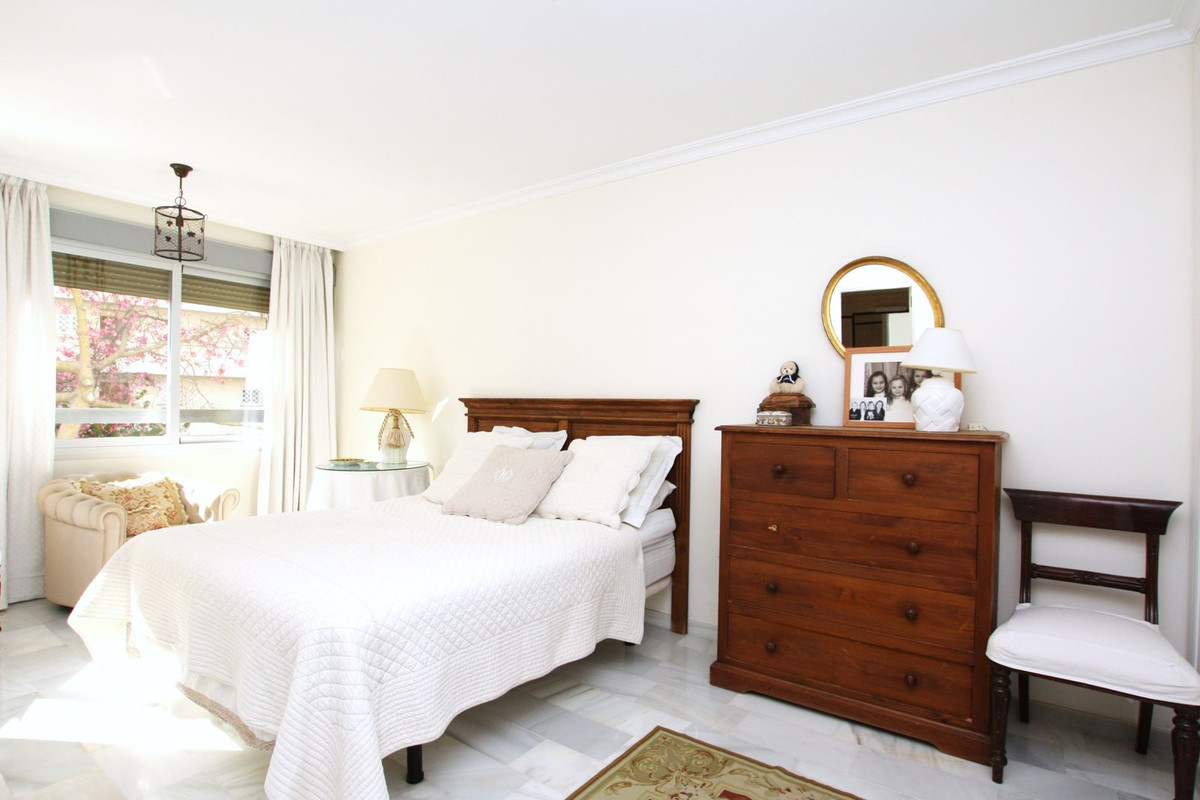 2 bedroom Apartments for sale in Marbella – R5186836