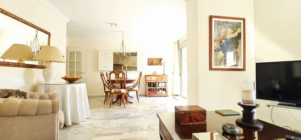 2 bedroom Apartments for sale in Marbella – R5186836