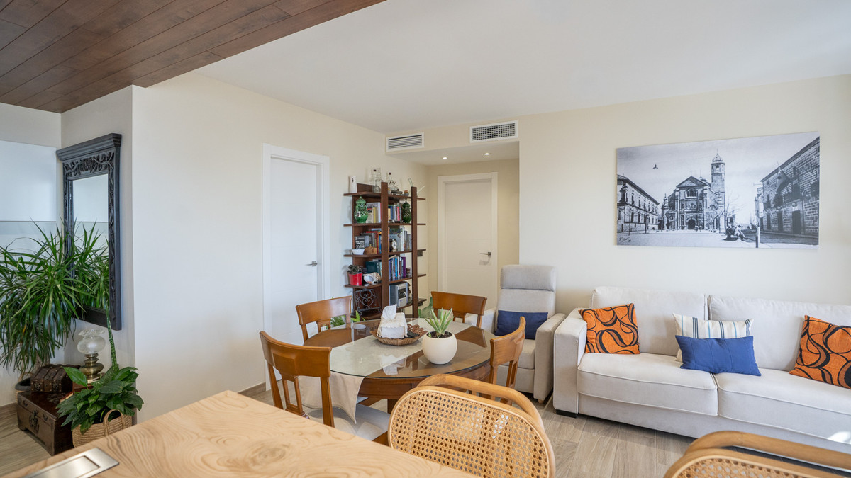 2 bedroom Apartments for sale in Marbella – R5174011