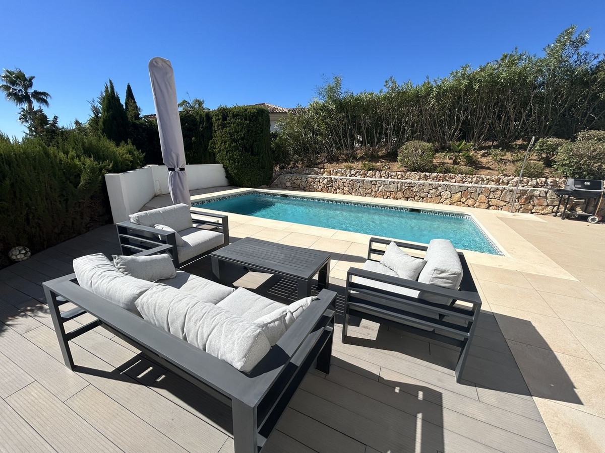 5 bedroom Villas for sale in Elviria – R5200192 5 bedroom Villas for sale in Elviria – R5200192