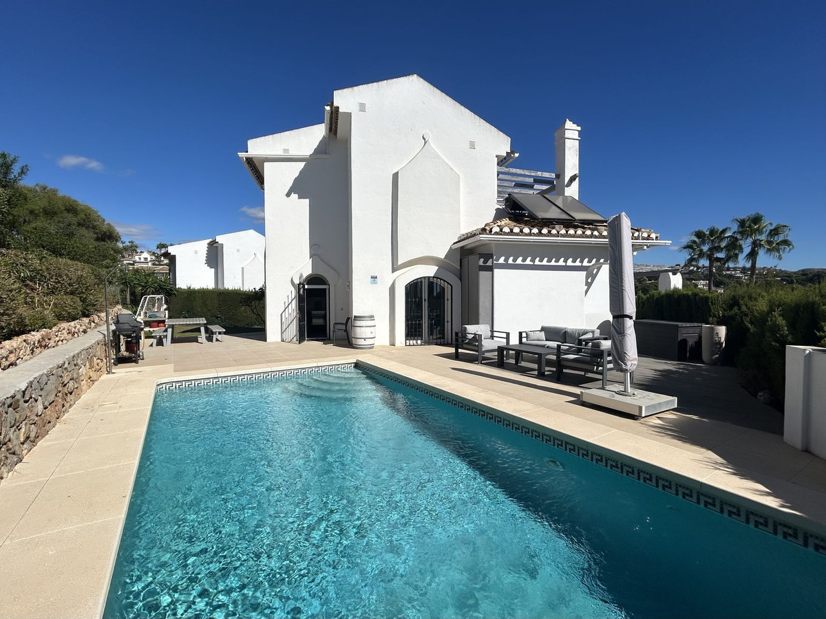 5 bedroom Villas for sale in Elviria – R5200192 5 bedroom Villas for sale in Elviria – R5200192