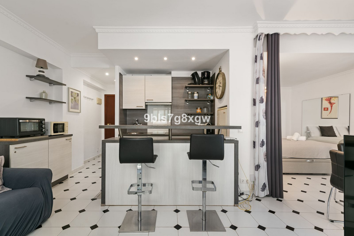 1 bedroom Apartments for sale in Marbella – R5173567