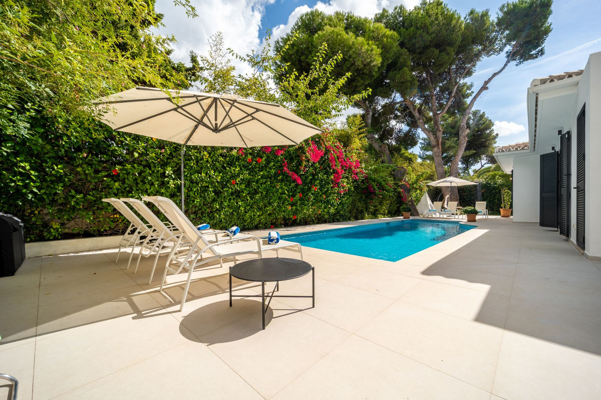 5 bedroom Villas for sale in Los Monteros – R5191639 5 bedroom Villas for sale in Los Monteros – R5191639