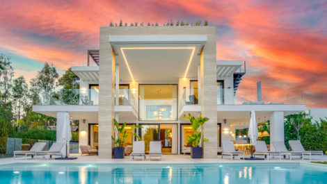 6 bedroom Villas for sale in Milla de Oro – R4709347