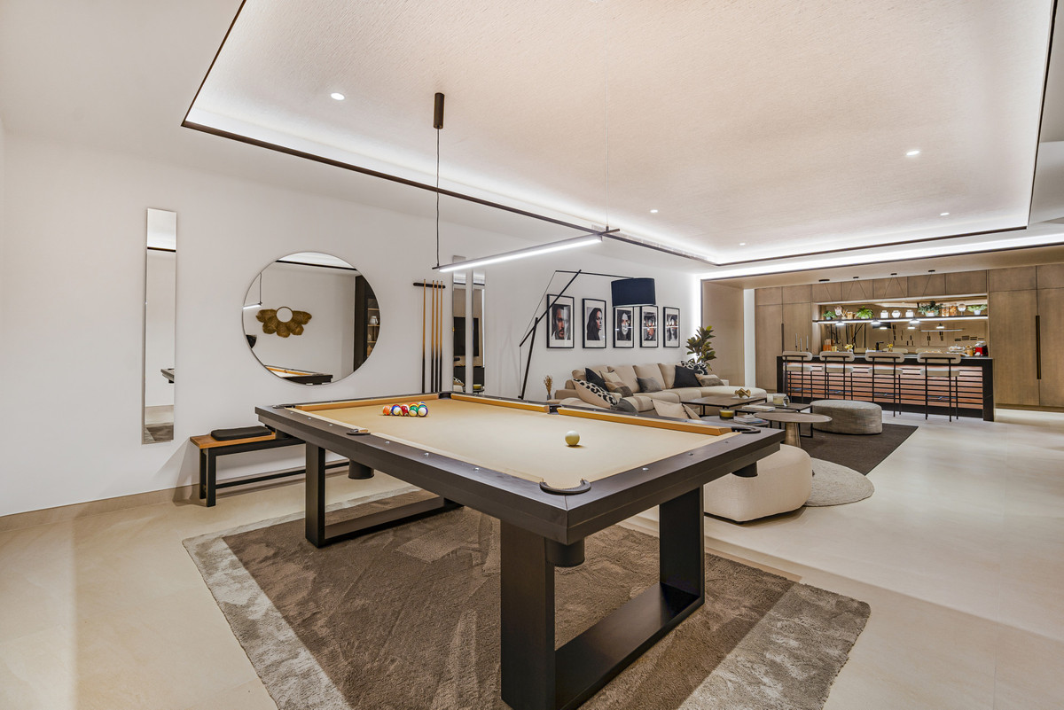 6 bedroom Villas for sale in Milla de Oro – R4709347