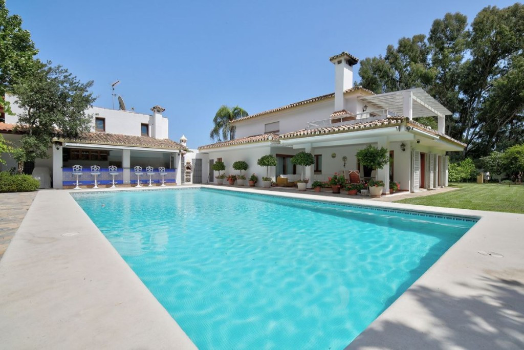5 bedroom Villas for sale in Atalaya – R4965571