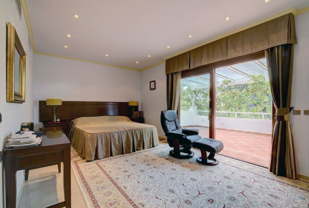 5 bedroom Villas for sale in Atalaya – R4965571