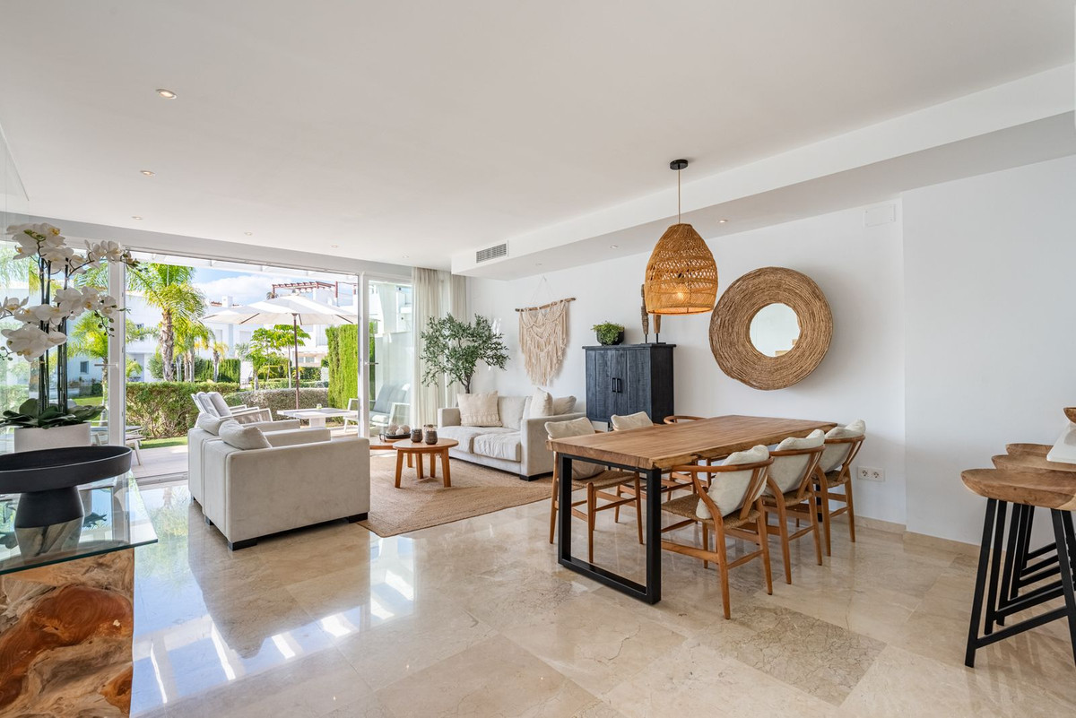 3 bedroom Townhouses for sale in Calahonda – R5203981 3 bedroom Townhouses for sale in Calahonda – R5203981