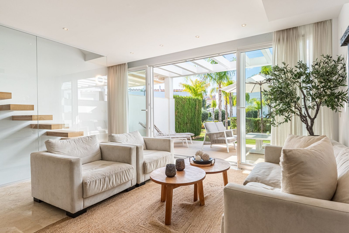 3 bedroom Townhouses for sale in Calahonda – R5203981 3 bedroom Townhouses for sale in Calahonda – R5203981