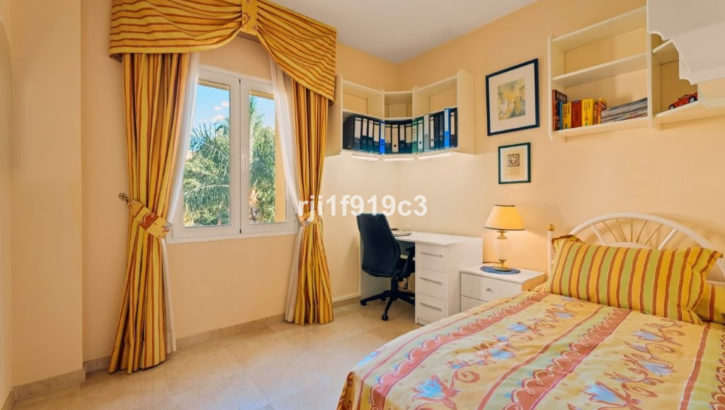3 bedroom Apartments for sale in Elviria – R5186620 in 