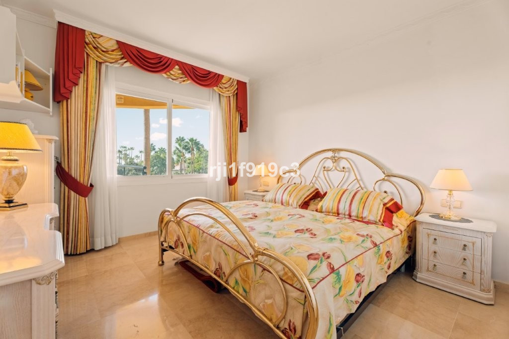 3 bedroom Apartments for sale in Elviria – R5186620