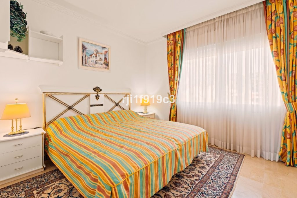 3 bedroom Apartments for sale in Elviria – R5186620