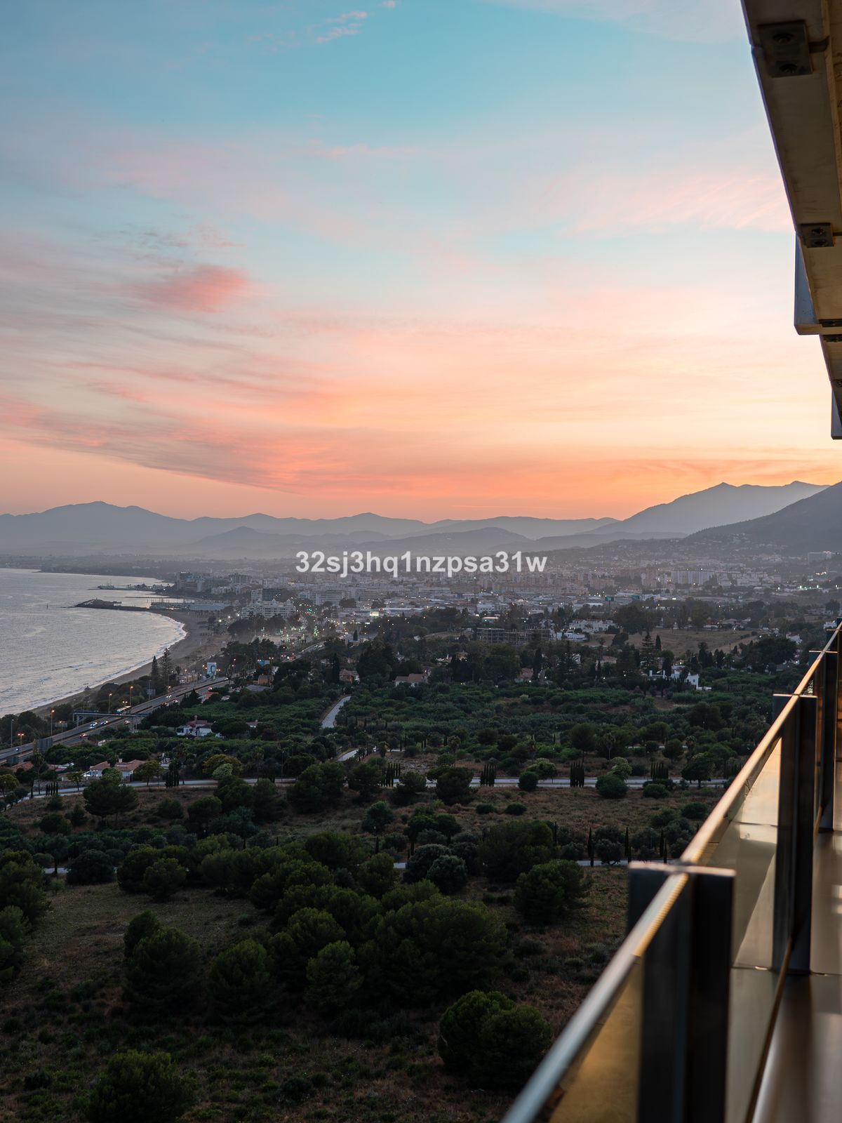 Aticos de 3 dormitorios en venta en Marbella – R5078782